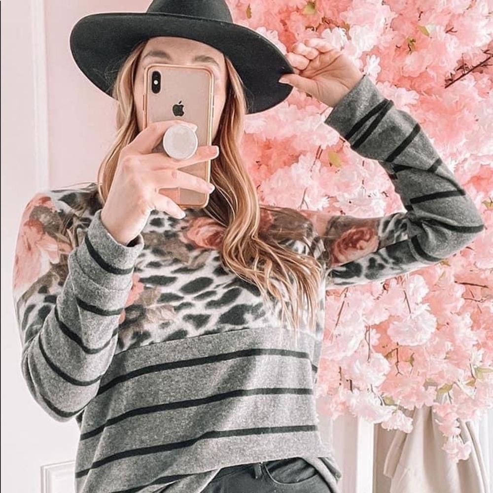 New Junior's Cute Boutique Gray floral striped top